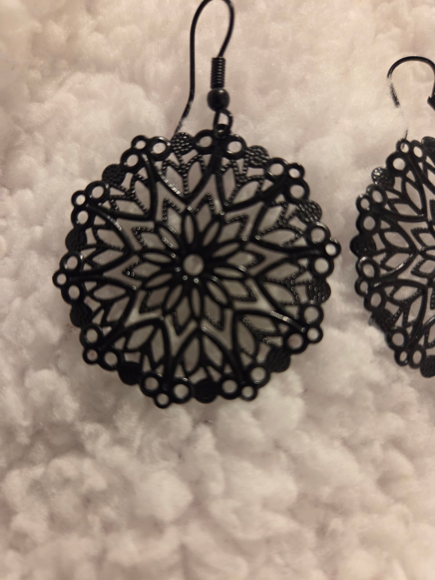 Black web earrings
