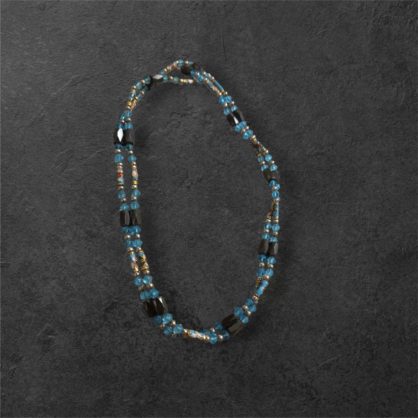 Magnet necklace or bracelet